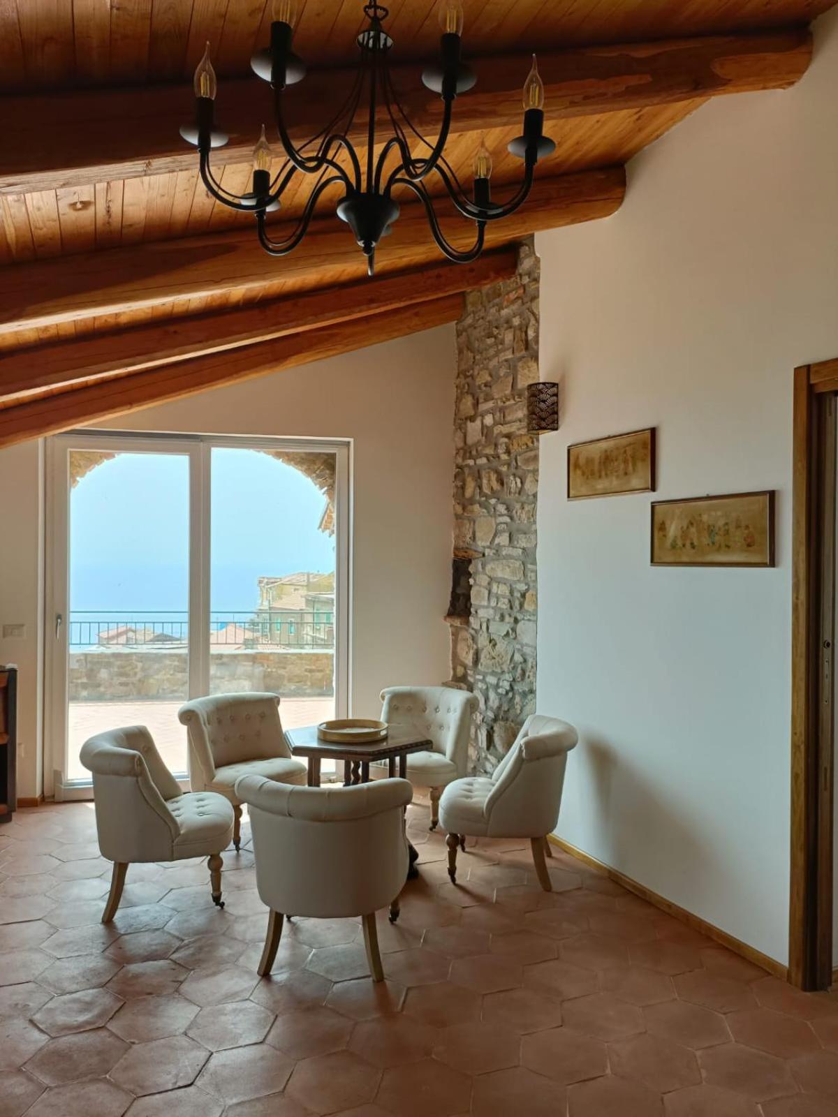 카스텔라바테 La Mansarda B&B 외부 사진